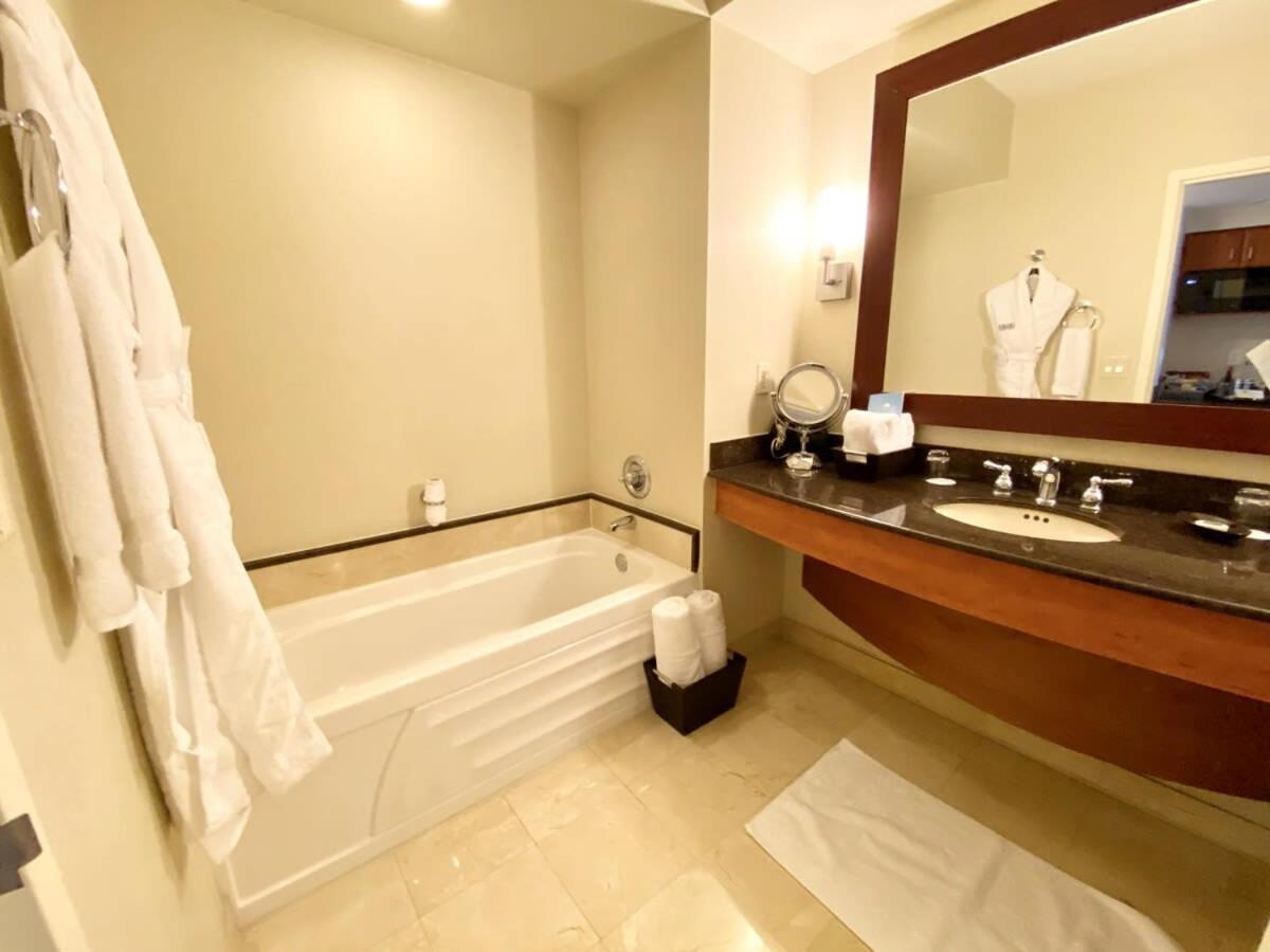 Trump International Resort By Zen Vacation Rentals Miami Beach Buitenkant foto